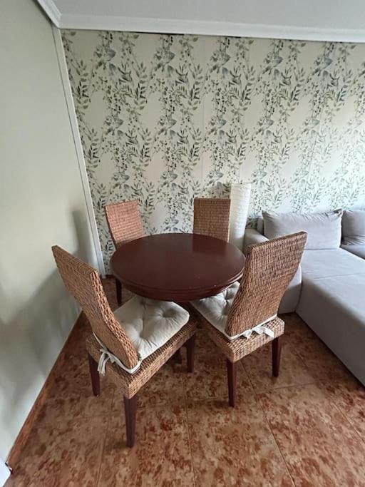 Playa De Berria -Apartamento Con Piscina Y Vistas Al Mar Сантонья Экстерьер фото