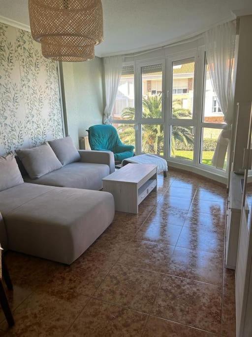 Playa De Berria -Apartamento Con Piscina Y Vistas Al Mar Сантонья Экстерьер фото